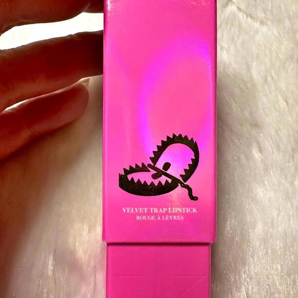 NIB Jeffree Star Velvet Trap Lipstick in Holy Fashion Full Size 4g - Picture 5 of 8